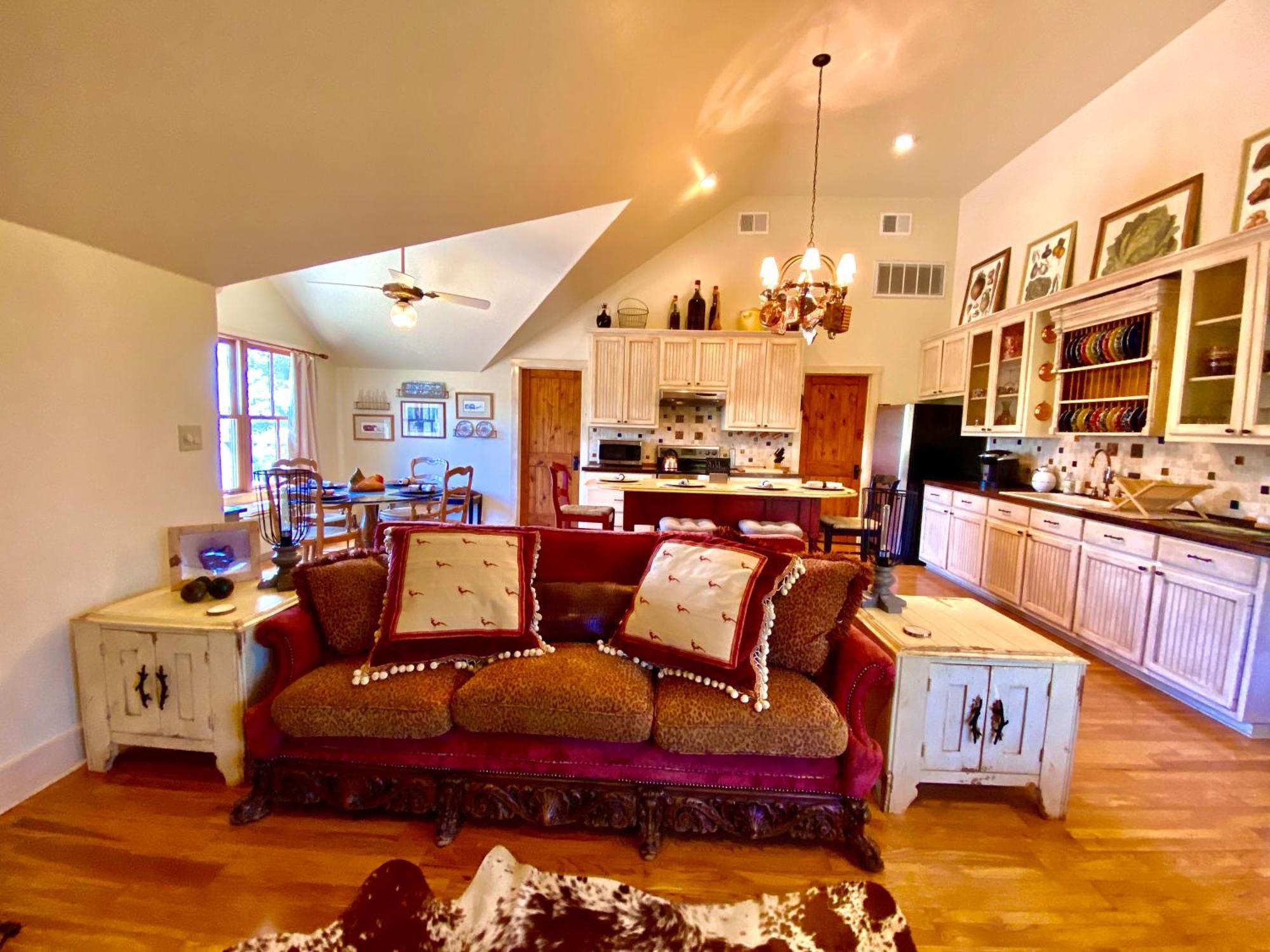 V700 Ranch Stays Marble Falls Exterior foto