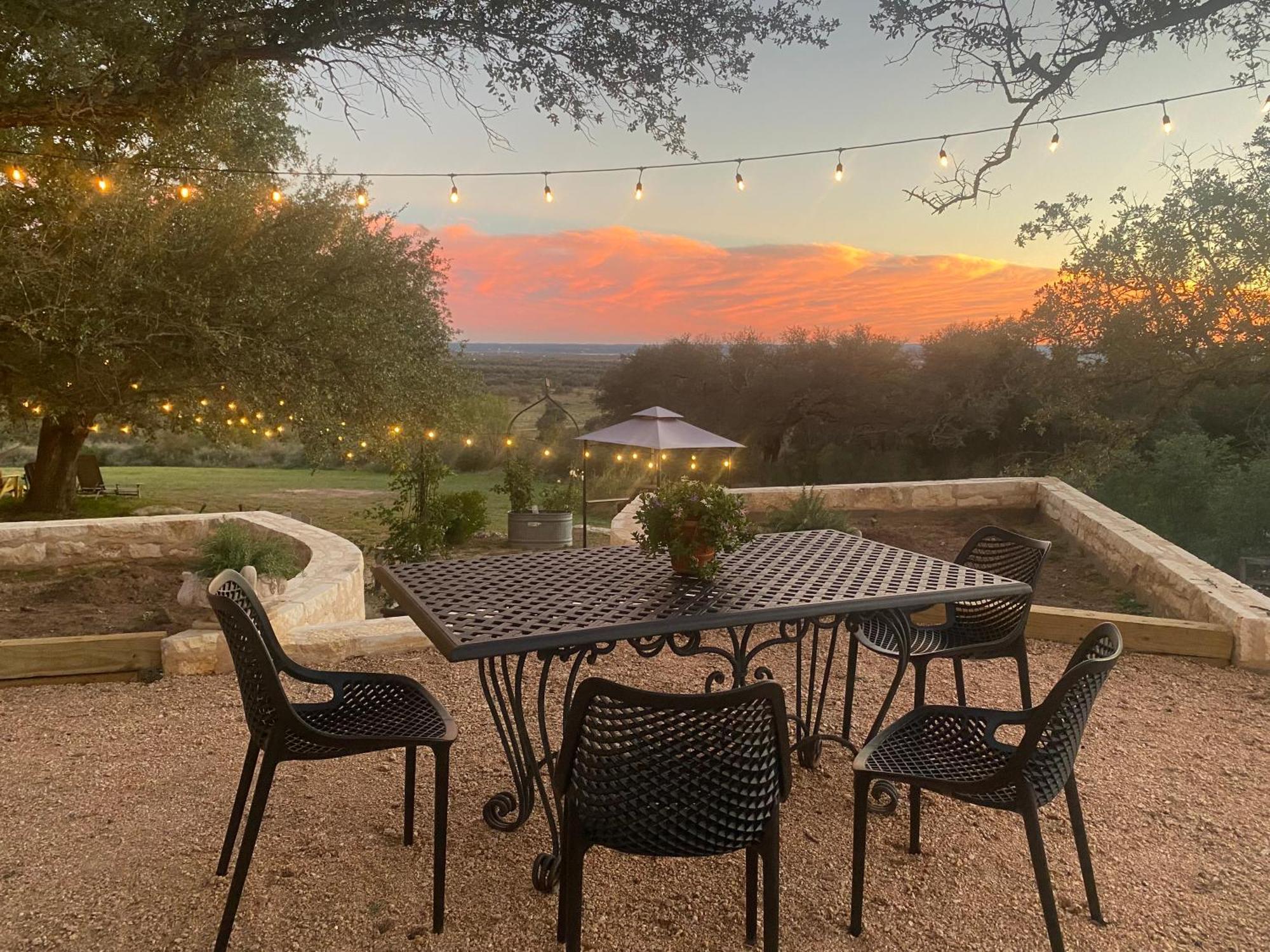 V700 Ranch Stays Marble Falls Exterior foto
